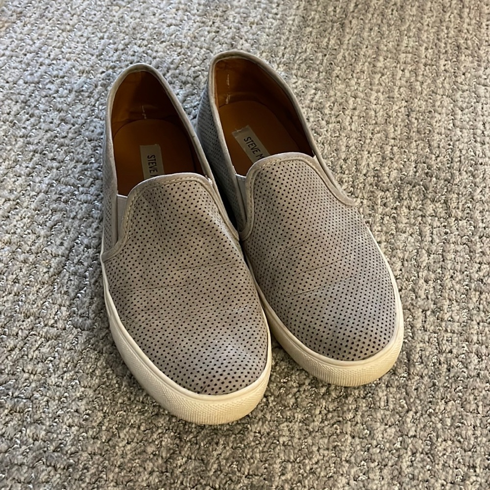 Steve Madden slip ons